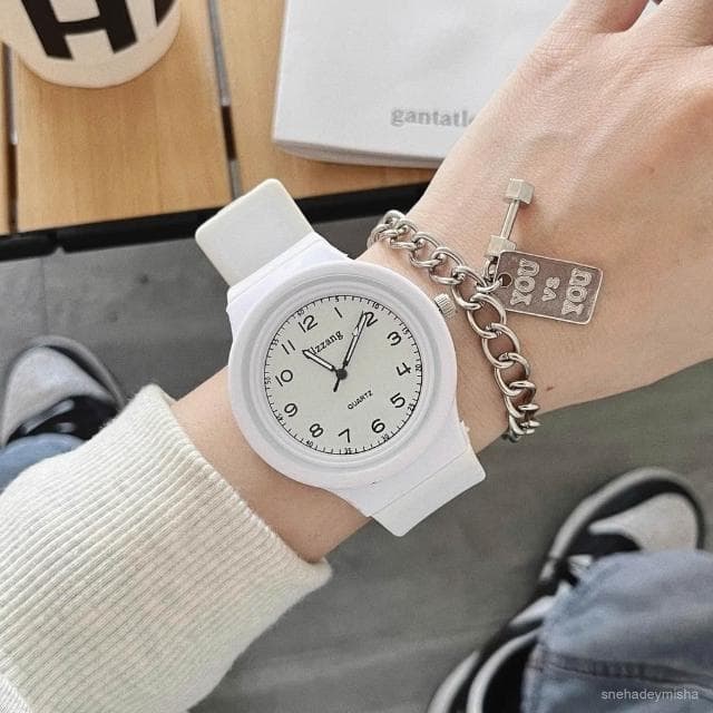 小李甄選  新款高顔值奶茶色手錶女初高中學生圓盤夜光指針式數字考試用石英