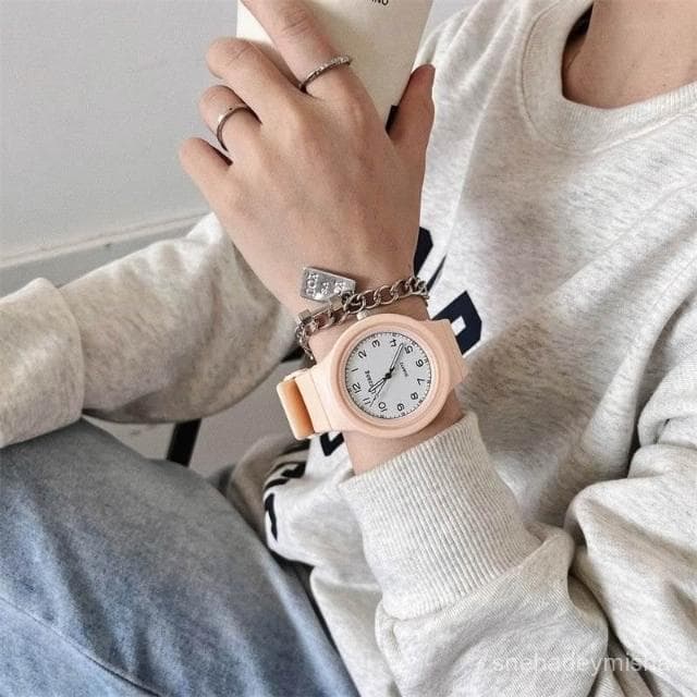 小李甄選  新款高顔值奶茶色手錶女初高中學生圓盤夜光指針式數字考試用石英