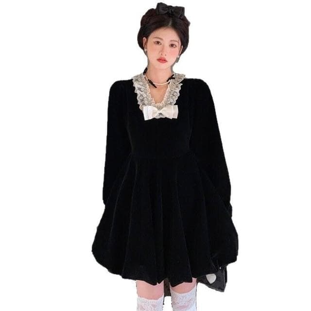 連衣裙赫本風千金感秋冬裝法式赫本高級設計感小黑裙小個子顯瘦公主裙連衣裙絕美辣妹收腰連衣裙女裝氣質小黑裙生日禮裙小香風短裙