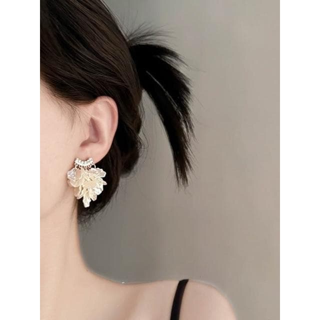 🎗飾間首飾鋪 超仙法式貝殼花瓣流蘇耳環小眾精緻百搭耳環耳飾拎環女