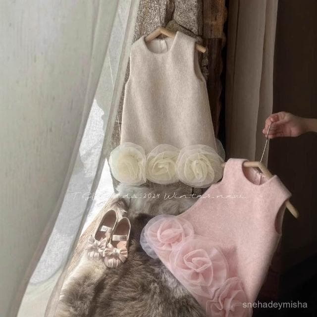 童星圓女童小香風連衣裙新款兒童秋冬女寶週嵗生日禮服花朵背心裙