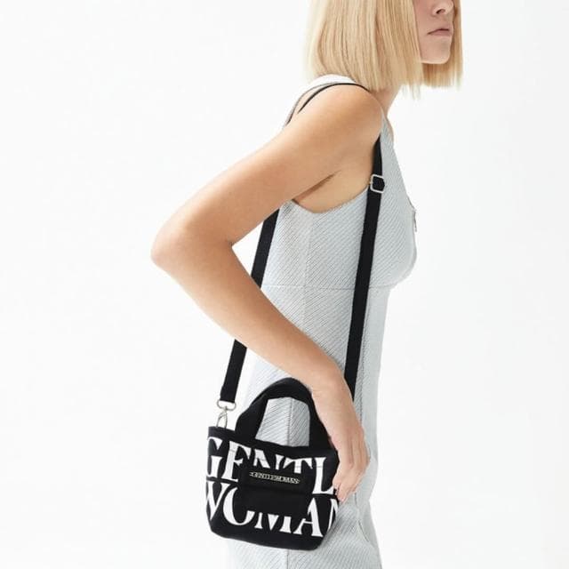泰國 GENTLEWOMAN 背帶款迷你手拿包 手提包 零錢包 泰國代購 GW包包