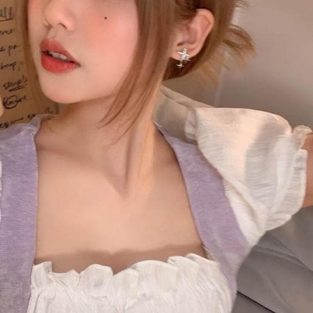 耳環精致簡約短款耳墜高級感閃鉆耳釘ins小眾設計時尚百搭新款耳飾耳環耳釘耳飾女生耳環法式耳環流行百搭耳釘生日禮物貼耳耳環