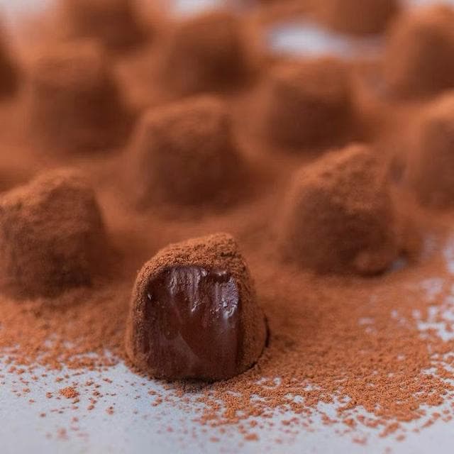 Eason松露形狀巧克力桶裝休閒零食小吃代可可脂黑巧克力批發喜糖節日糖果108g