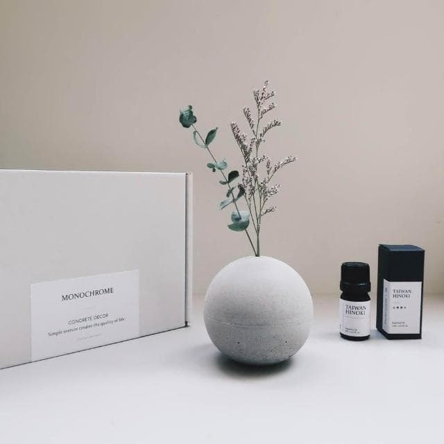灰調 PLANET 小星球｜水泥擴香石花器 + 純天然精油3件組