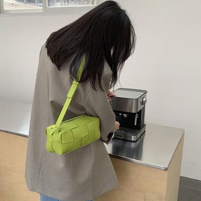 【LEESA】皮編織包\女包\軟皮包包\側背包\韓系編織包\編織包\生日禮物\腋下包\手編\斜背包