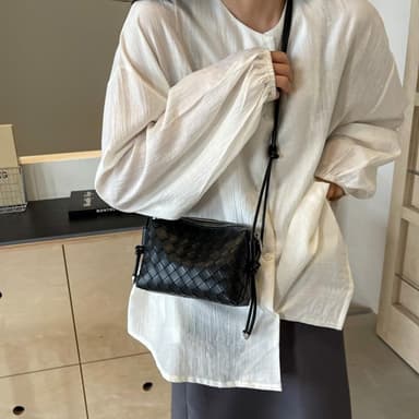【LEESA】編織包\斜背包\小包包\攜便包\大容量小方包\手工包包\精品小方包\黑色包包\可愛包包\送閨蜜\女生禮物