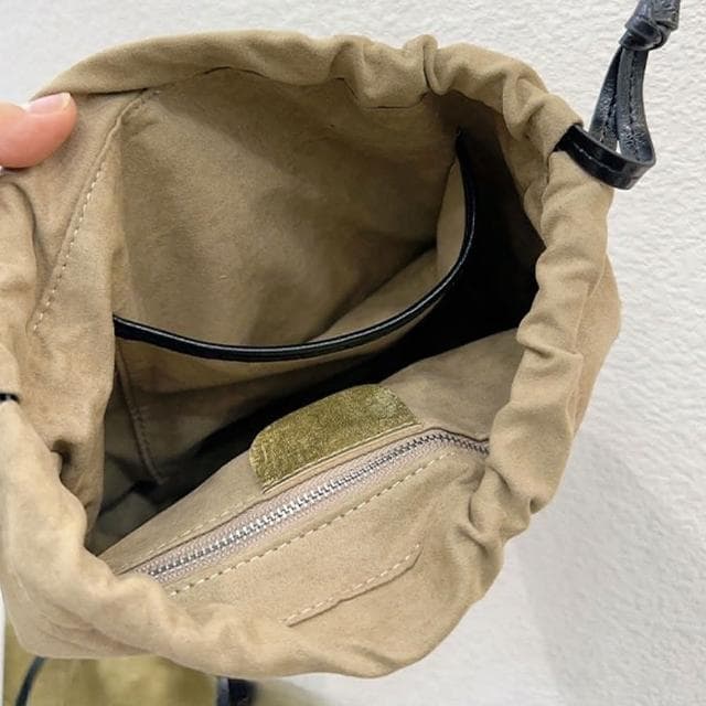 【LEESA】水桶包\牛皮包包\托特包\包包\肩背包\大容量水桶包\單肩手提包\質感包包\禮物\小眾包包\通勤女包\真皮單肩包