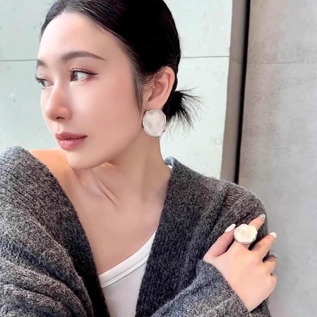 【LEESA】氣質耳環\尾戒\閨蜜戒指\質感耳環\飾品\耳環\戒指\女生耳環\戒指女\禮物\耳釘\可調節戒指\高級感\小紅書