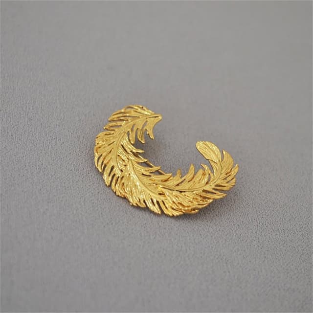 【MoonDy】胸針 別針 小香胸針 金屬胸針 高級感 飾品 造型別針 小禮物 金色胸針 羽毛胸針 毛衣胸針 生日禮物 謝師禮物