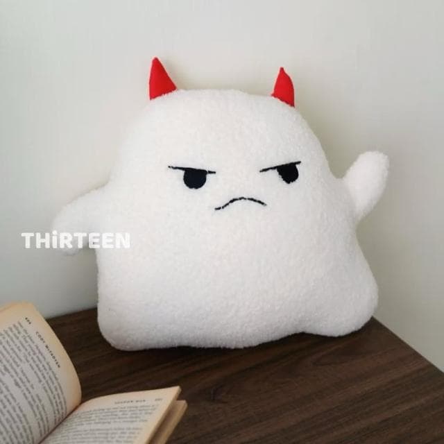 【THiRTEEN 拾參家居】淘氣小惡魔抱枕 （Halloween萬聖節 靠枕 交換禮物 枕頭 靠墊 辦公室療癒小物）
