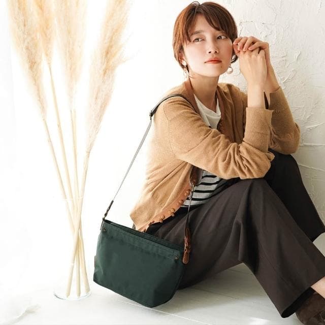 【LEEHER】休閒斜背包/攜便包/禮物/包包/水餃包/斜背包/尼龍包包/黑色斜背包/情侶包/輕便防水包/通勤休閒包/文青極簡包/