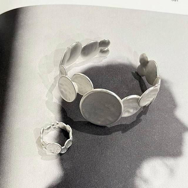 【LEEHER】女生/飾品/戒指/手鐲/禮物/手環/女生手鍊/不規則戒指/新中式/高級感/首飾/閨蜜手練/個性戒指/可調節/質感戒指