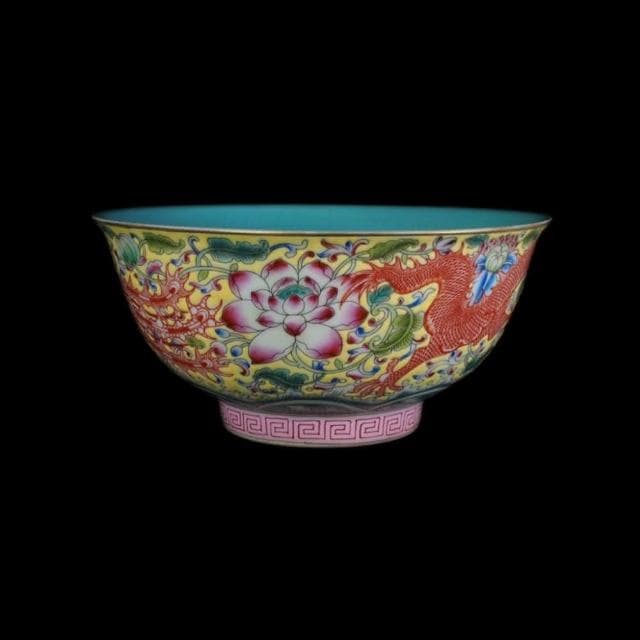 《博古珍藏》清乾隆 黃地粉彩穿花龍鳳紋宮碗 宮廷珍藏 老件文物瓷器 國際拍賣級 附錦盒