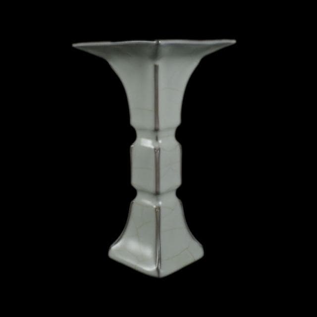 《博古珍藏》宋 官窯月白釉方尊 高18公分 早期收藏