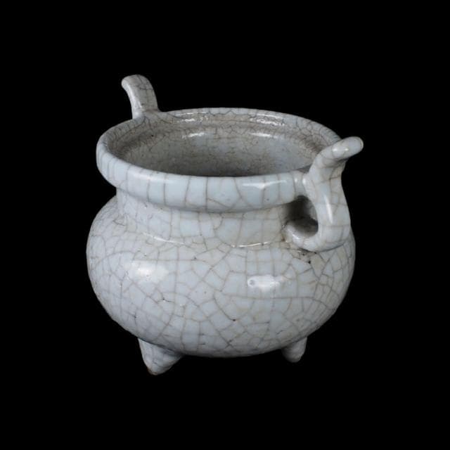 《博古珍藏》宋 官窯月白釉三足爐 早期收藏 老件香爐瓷器 博物館級文物