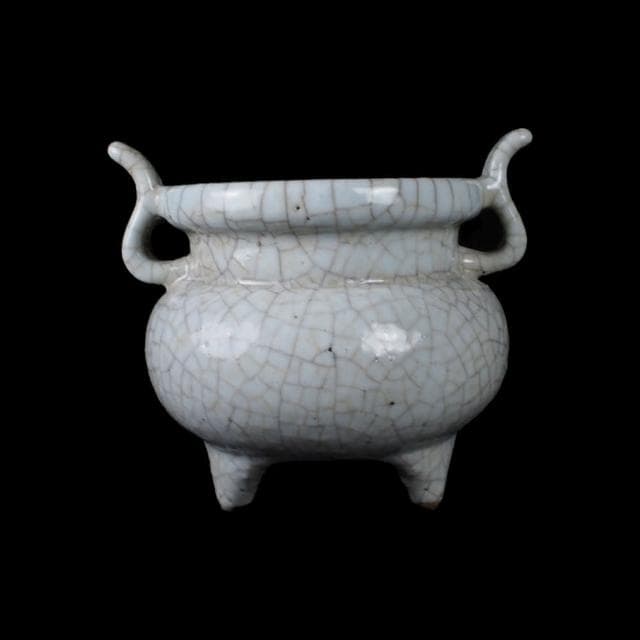 《博古珍藏》宋 官窯月白釉三足爐 早期收藏 老件香爐瓷器 博物館級文物