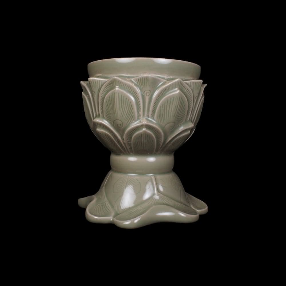 《博古珍藏》五代 越窯秘色瓷蓮花爐  早期收藏 老件瓷器  博物館級文物