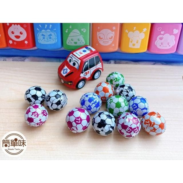 🥝『簡單味』七七 哈哈球#過年#足球巧克力#零食#伴手禮#糖果#巧克力#七七乳加#足球造型