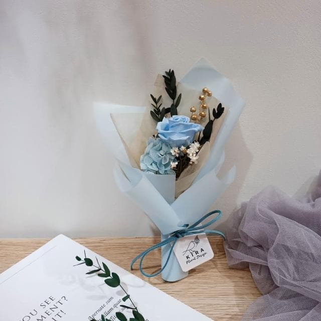 【KIRA與花花藝】花晨月夕/永生花小花束-天空藍(情人節花束/畢業花束/生日禮物/七夕情人節/永生花/乾燥花/玫瑰)