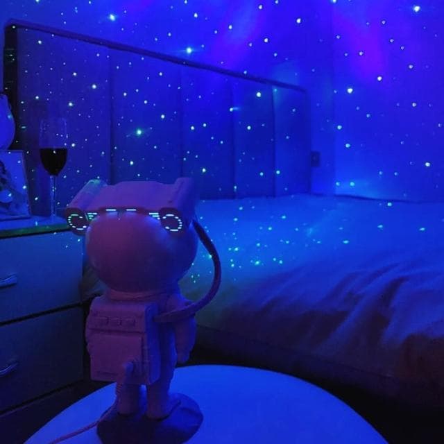 太空人投影夜燈 投影夜燈 宇宙人投影燈 派對投影 夢幻星空 宇宙 夢幻 交換禮物 聖誕節