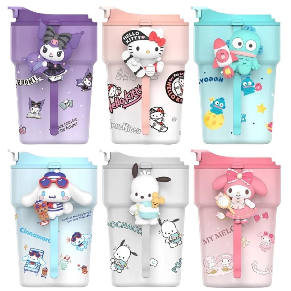 【SANRIO 三麗鷗】翻蓋直飲隨身咖啡杯 380ML (正版授權 立體公仔 運動水壺 超商咖啡 提把水瓶 隨身水壺 保溫杯 母嬰Tritan材質  美樂蒂 大耳狗 庫洛米 帕恰狗  送禮 生日禮物 交換禮物 聖誕禮物)