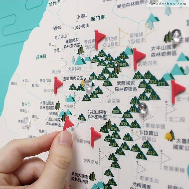 【Umade】台灣百岳地圖木框海報 湖水綠色 附插旗地標+磁鐵地標扣 (小百岳 國家公園 牆壁裝飾 房間佈置 情侶禮物 生日禮物推薦 紀念禮物 登山紀錄 居家裝飾)
