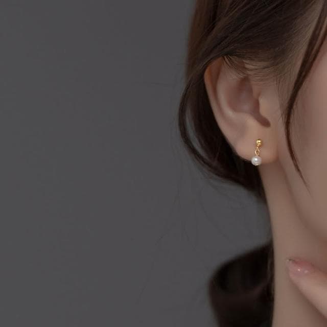 Sweet Air  通體純銀 S925純銀 韓國女生最愛 天然珍珠純銀耳環 Y2318 小巧珍珠垂墜耳環