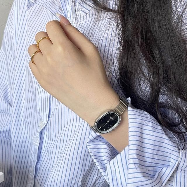 【EMMA SUE】橢圓形手錶 石英手錶 指針式 手錶 復古手錶 女生手錶 鋼帶手錶 韓版手錶 學生手錶 高級感 個性錶盤 金色手錶