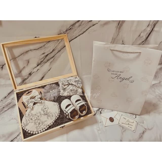 女寶寶禮盒 藍碎花·彌月禮盒·滿月禮·嬰兒禮盒·新生兒禮盒·滿月送禮·彌月禮·寶寶禮盒·寶寶禮物·週歲禮物