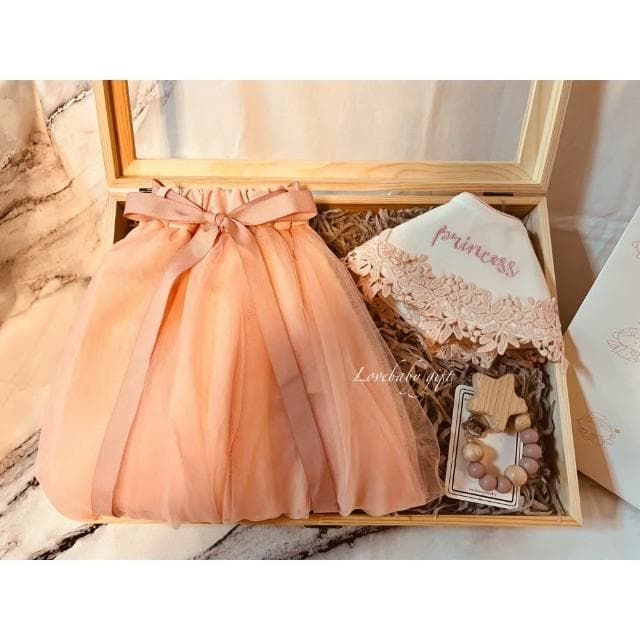 女寶寶禮盒 洋裝系列．夢幻粉橘紗裙～彌月禮盒·滿月禮·嬰兒禮盒·新生兒禮盒·滿月禮盒·彌月禮·寶寶禮盒·女寶禮物
