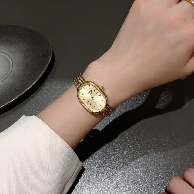 【LEESA】韓版手錶\ins風\高級感\女生手錶\精緻\學生手錶\石英錶\錶\手錶\金色手錶\指針式\復古錶\橢圓形錶\氣質