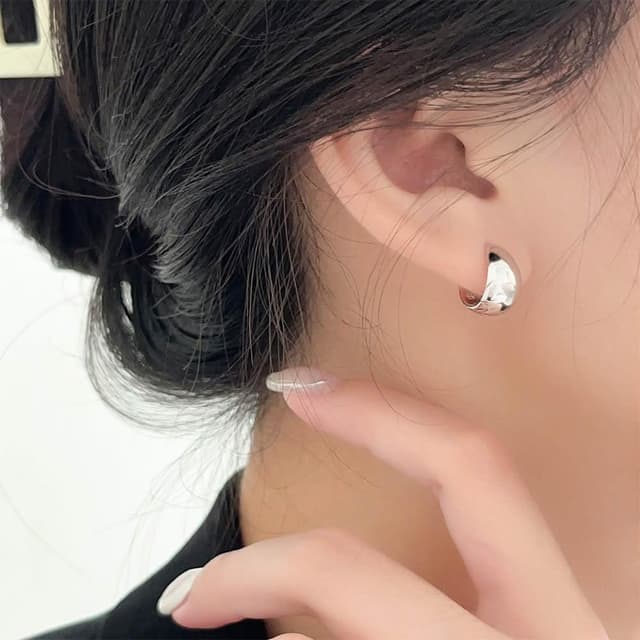【MoonDy】飾品 耳環 純銀耳環 女生耳環 耳飾 抗敏感 氣質耳環 耳釘 百搭 穿搭配件 韓系耳環 抗敏耳環 