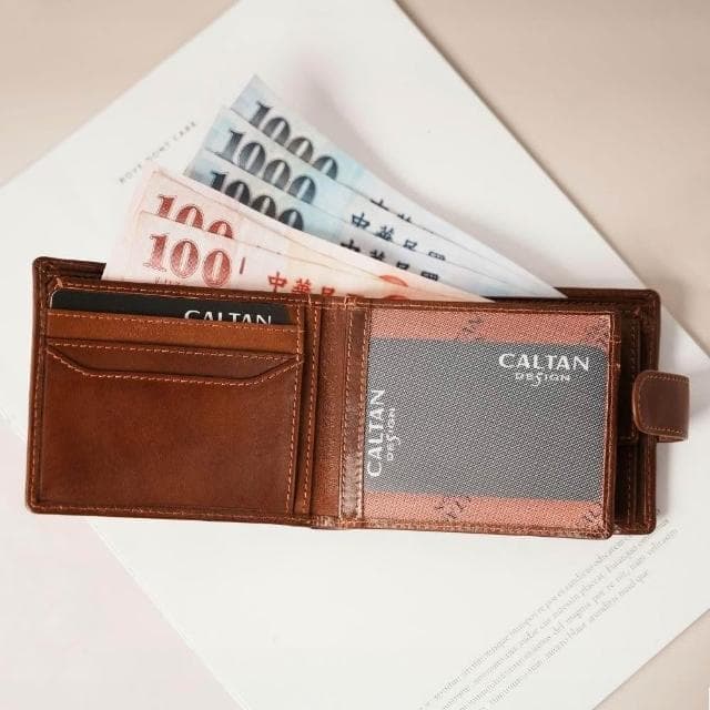 CALTAN DESIGN | 扣式三頁真皮多功能零錢短夾 075250 兩色 (中性 真皮 短夾 皮夾 錢包 )