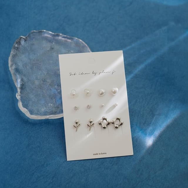 【Queenshop】QUEENSHOP_ S 女裝 正韓 925純銀花園珍珠水鑽耳環組 現+預 07030967