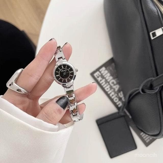 偉偉有道 韓係手錶女款氣質顯白潮流精緻小衆高級感小錶盤鑲鑽輕奢石英錶