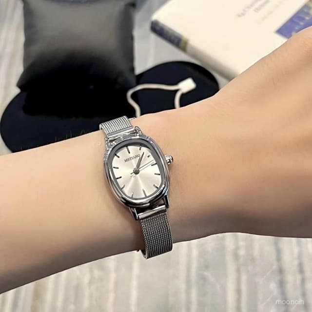 偉偉有道 中古橢圓形小錶盤手錶女簡約小衆高級感複古港風網帶百搭石英女錶