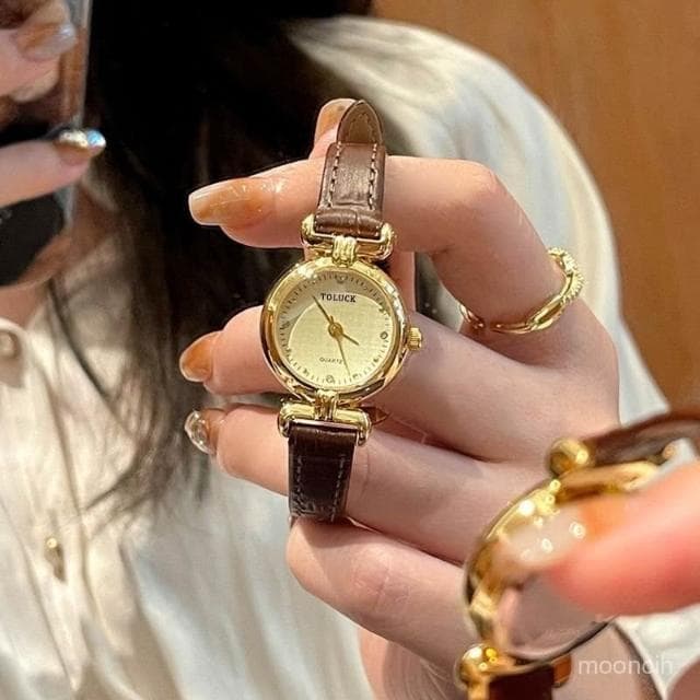 偉偉錶錶 2024新款手錶女小衆輕奢女士女款防水學生小錶盤高級感複古石英錶