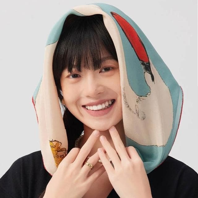 【LEESA】桑蠶絲\童話\髮帶\頭巾\綁髮\領巾\女生絲巾\領口裝飾巾\絲質方巾\包包綁帶絲巾\小方巾\真絲圍巾\裝飾