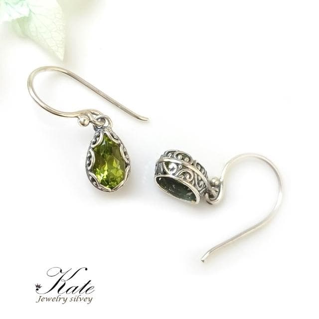 【KATE】銀飾 峇厘島古典雕花水滴天然橄欖石純銀耳環 手工耳環 垂墜耳環 八月生日石 生日禮物 情人禮物
