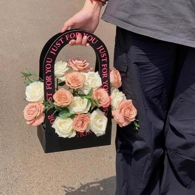 情人節520禮物永生玫瑰手提花盒送女友老婆閨蜜女生生日高級感