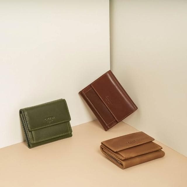 CALTAN DESIGN | 小文藝扣式真皮短夾 075055 五色(真皮 中夾 皮夾 錢包)