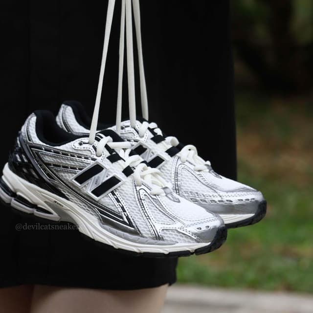【NEW BALANCE】NEW BALANCE 1906R 銀黑 IU著用 情侶款 女鞋 男鞋 休閒鞋 熊貓  M1906RER