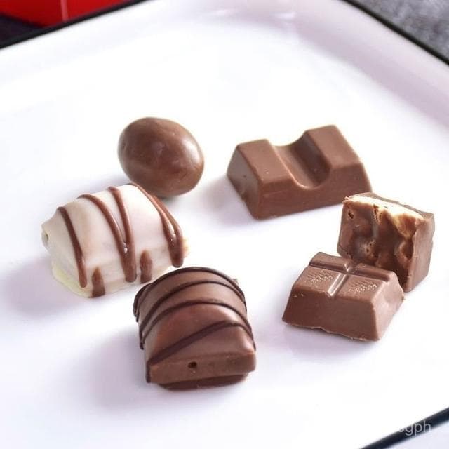 Lucky 進口健達繽紛樂巧克力開心一刻零食兒童牛奶夾心榛果威化糖果禮盒 休閒零食 巧克力 零食 零嘴