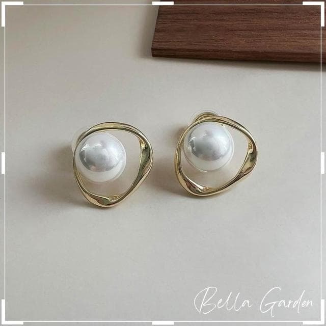 久戴不痛 幾何珍珠蚊香盤耳環 時尚耐看 夾式耳環 耳夾 耳環 蚊香盤 耳飾 金色耳環 飾品 貼耳 珍珠耳環 耳扣