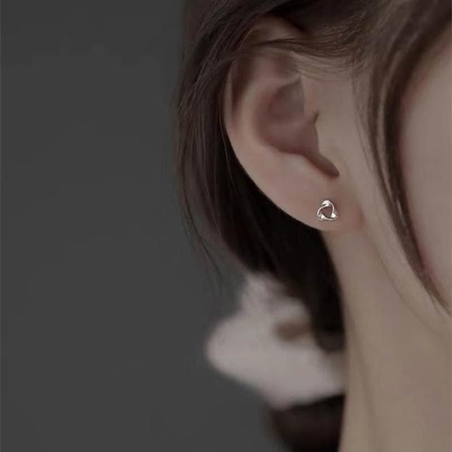 Sweet Air L30 日韓流行耳飾 S925銀針 簡約迷你曲線三角造型 螺絲擰轉珠式 耳針 耳環