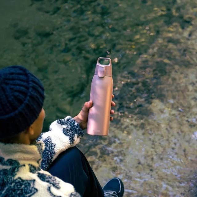 【SIGG】Shield 超輕量彈蓋保溫瓶 1000ml (香料奶茶;保溫杯/水瓶/水壺)