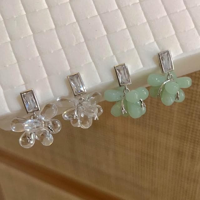 【LEEHER】松葡萄耳釘/鋯石耳環/耳環/女生耳環/水晶耳環/垂墜耳環/