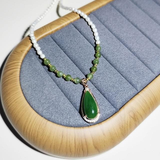 【Paiya 派亞】新中式頂流8x18mm天然和田玉S925碧玉吊墜3mm小米珠淡水珍珠項鏈