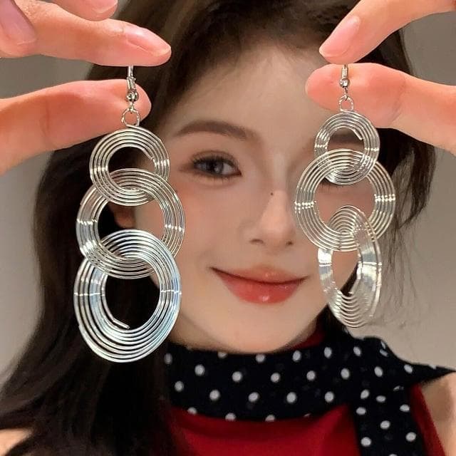 耳環巨好看氣質高級感耳環女新款高級感耳墜氣質大氣時尚耳飾不過敏看不膩超閃耳環耳飾飾品不褪色百搭禮物輕盈精緻輕奢高級韓國